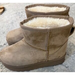 Womens Tan Platform Mini Boots Faux Suede Fur Lined Ankle Booties size 6